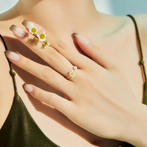 Enamel Shell Pearl Adjustable Rotatable Spinning Daisy Anxiety Ring - Lupine