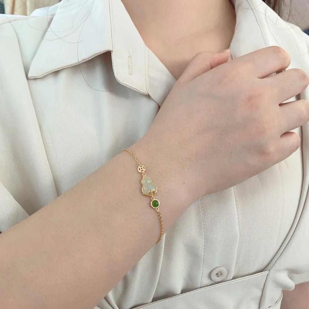 Traditional Style Hetian Jade Gourd Pendant Bracelet - Lupine